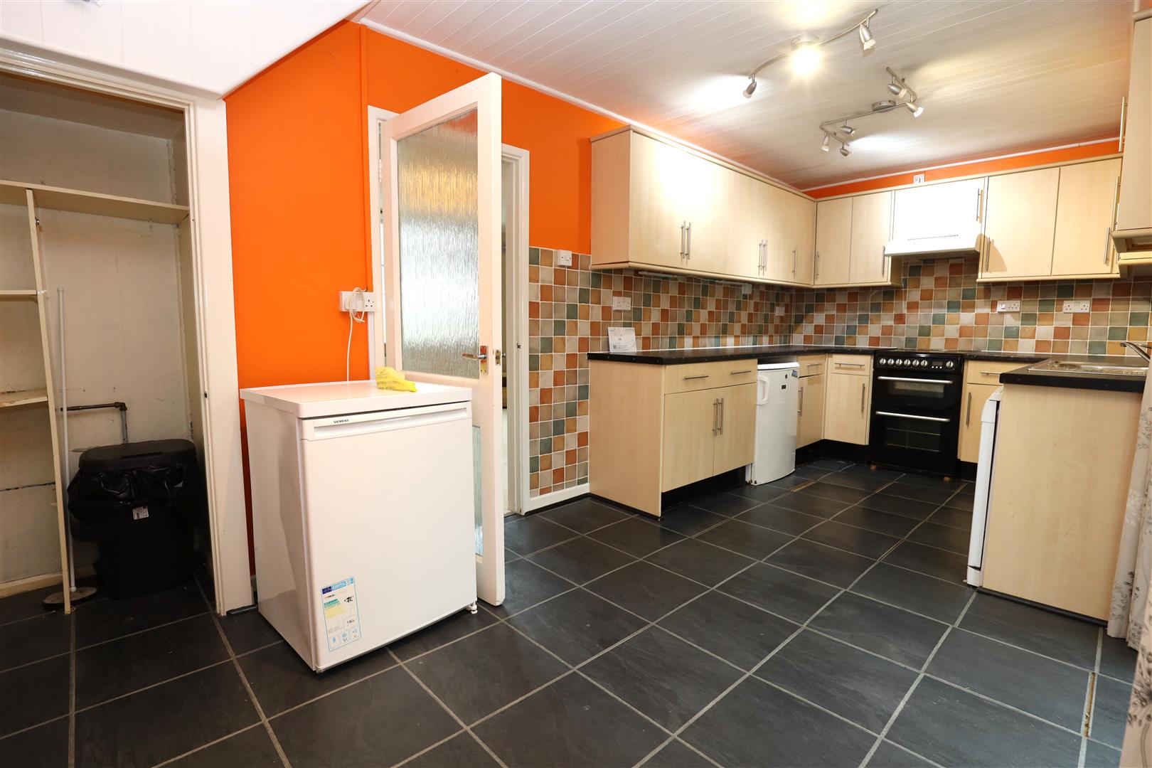 19 Cantref Road, Abergavenny, Mons. NP7 7DL